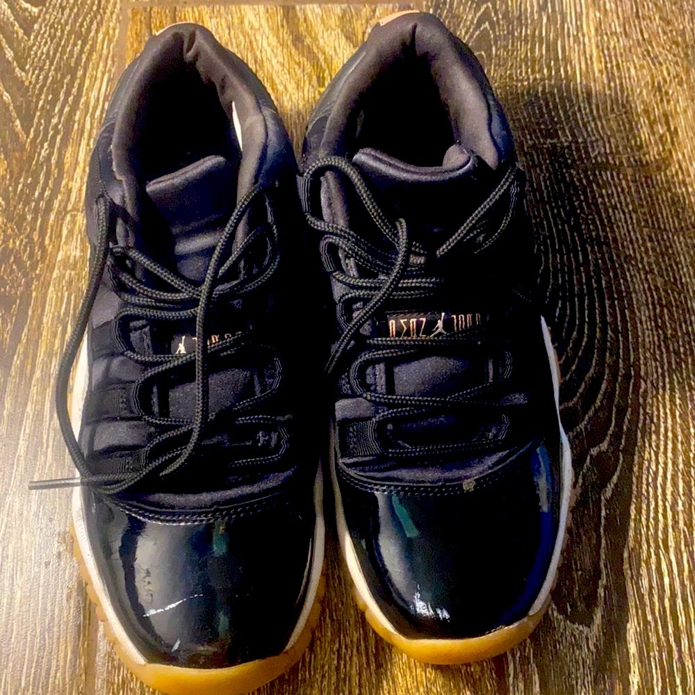 Air Jordan 11 Retro Low Coral